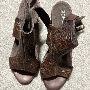 Roper Women's Embossed Leather Sandals - Dark Brown